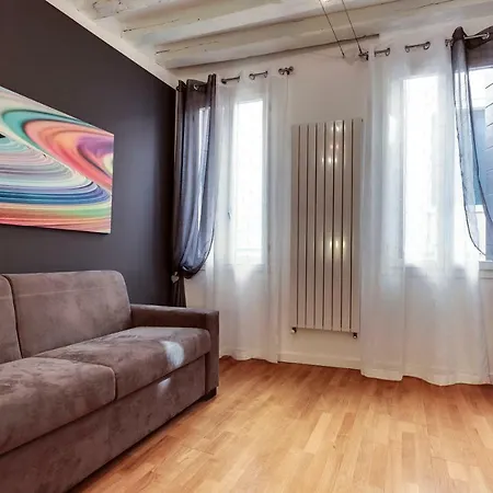 Charming Castello Apartments By Wonderful Italy *