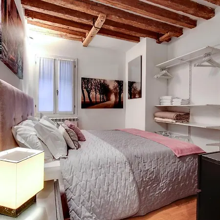 Charming Castello By Wonderful Italy Apartamento Veneza