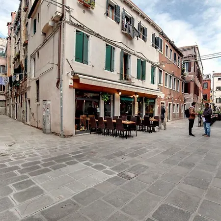 Apartamento Charming Castello By Wonderful Italy