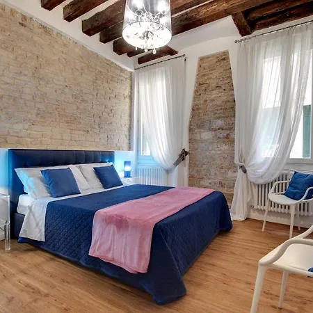 Charming Castello By Wonderful Italy * Veneza
