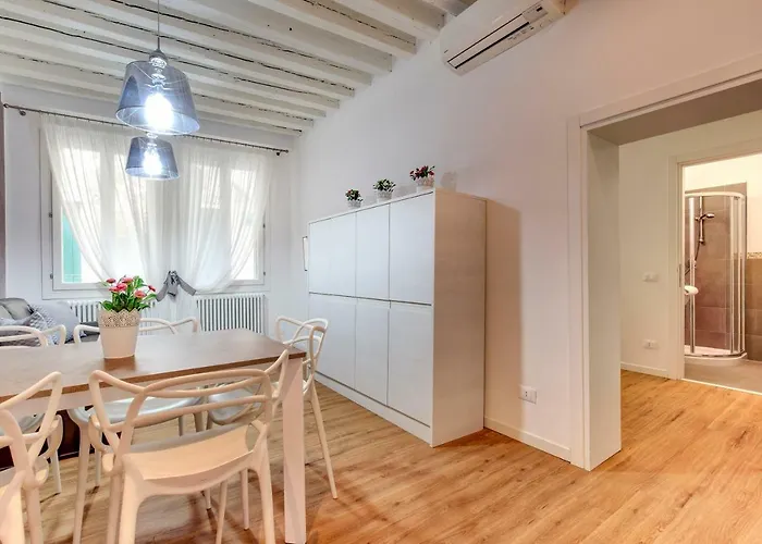 Charming Castello By Wonderful Italy * Venedik