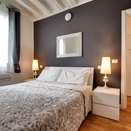 Charming Castello Apartments By Wonderful Italy *